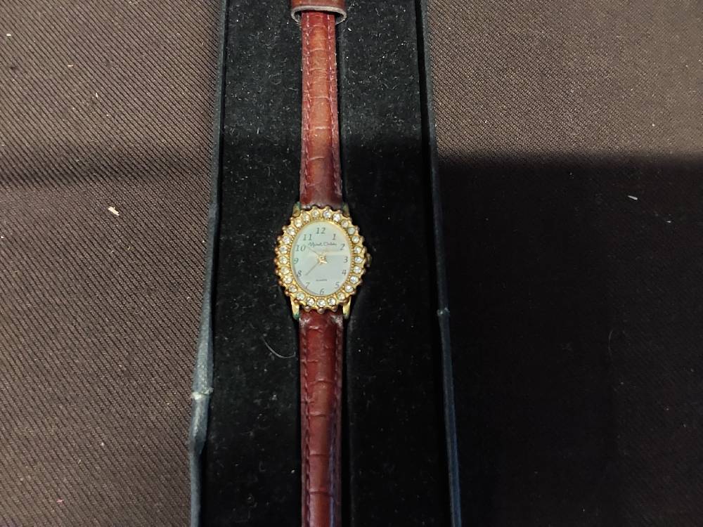 MONTRE QUARTZ MICHEL DELABY BRACELET CUIR CADRAN DORÉ À RESTAURER