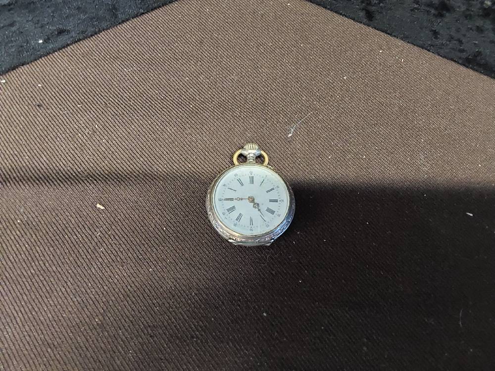MONTRE À GOUSSET