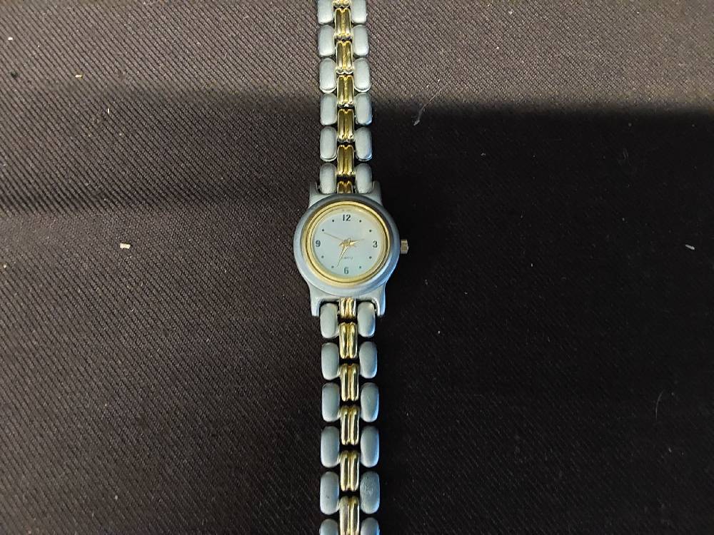 MONTRE QUARTZ YVES ROCHER ARGENTÉE ET DORÉE