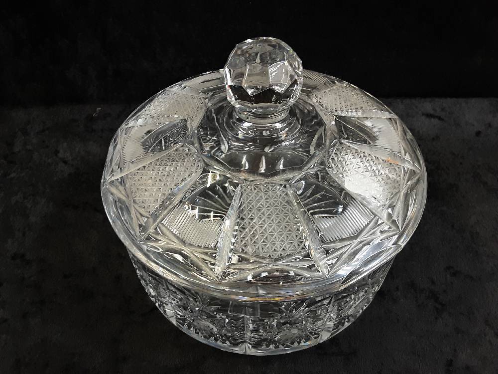 BONBONNIÈRE EN CRISTAL GM