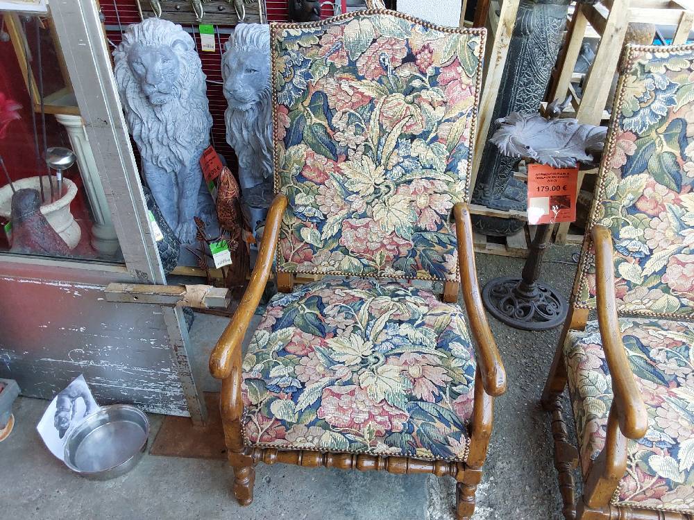 FAUTEUIL STYLE LOUIS XIII