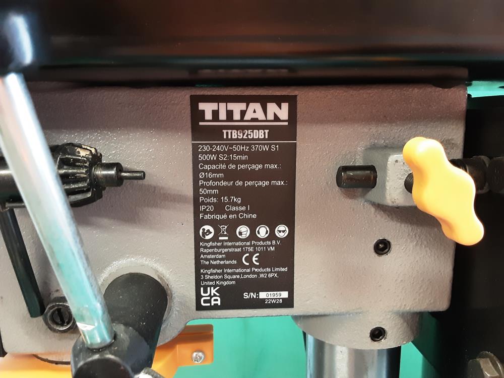 PERCEUSE A COLONNE TITAN 500W