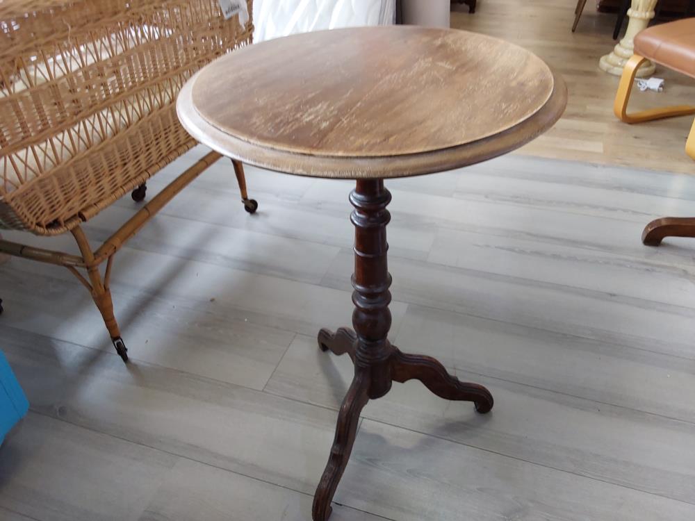 GUERIDON ROND 3 PIEDS A RESTAURER - BOIS