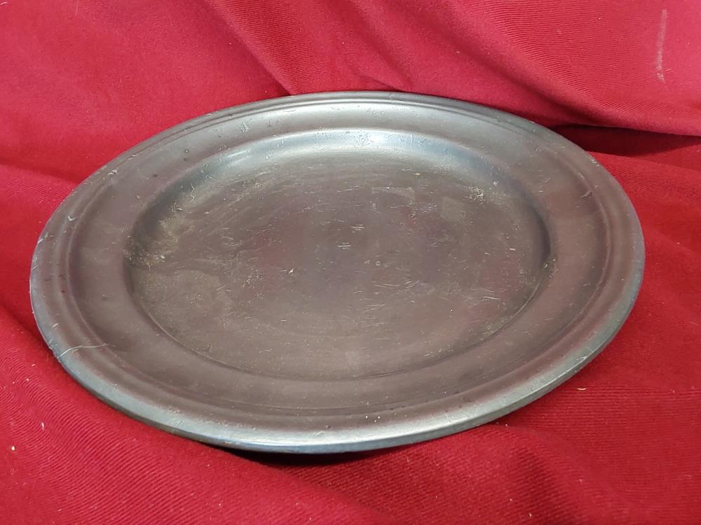 PLATEAU ROND EN ETAIN DIAMETRE 29CM
