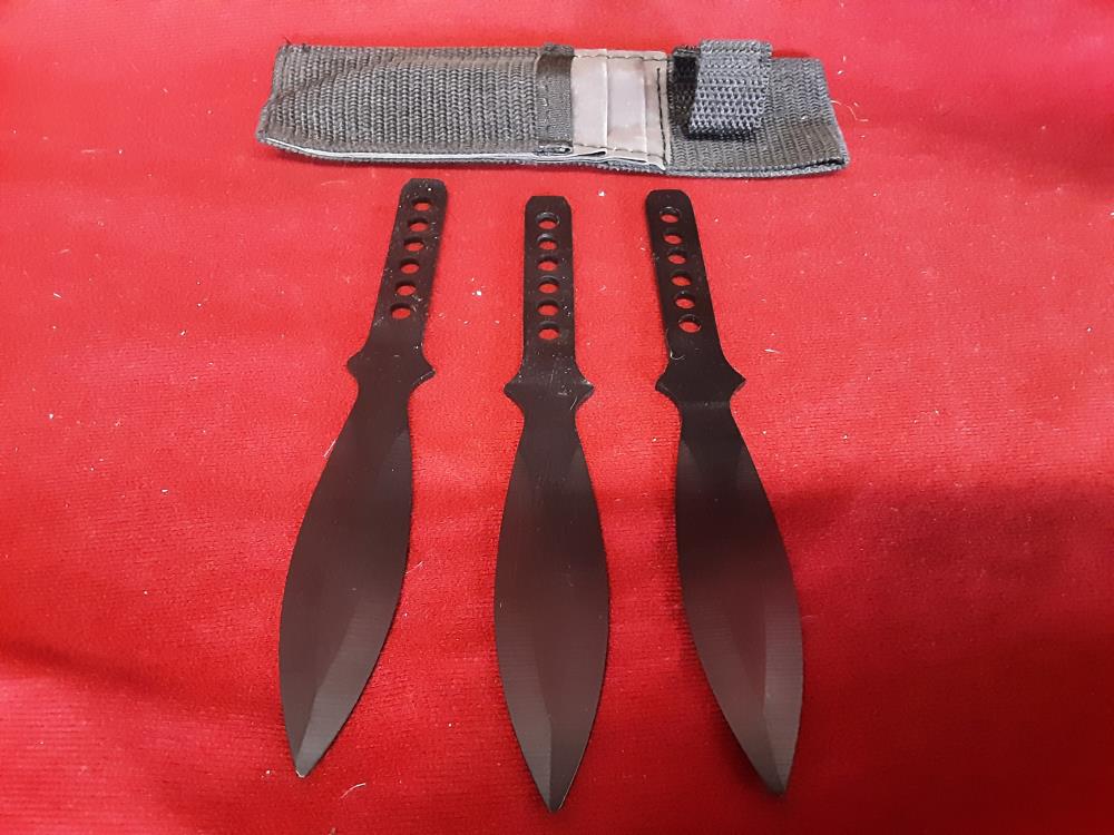 ENSEMBLE DE COUTEAUX DE LANCER NOIR