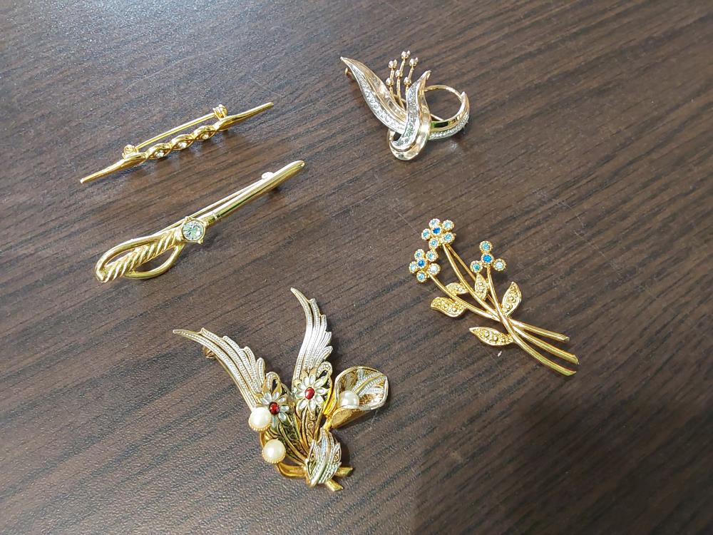 BROCHE FANTAISIE