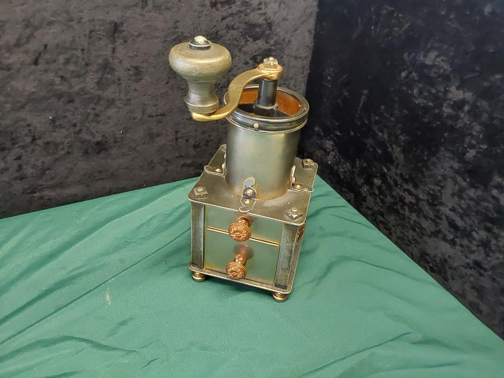 MOULIN A CAFE EN METAL BICOLORE 