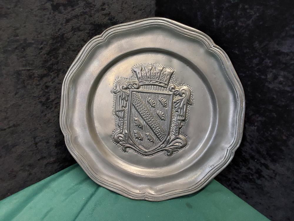 ASSIETTE EN ETAIN DECORATION MURALE GM
