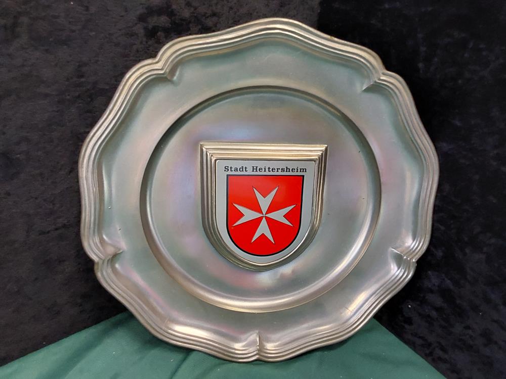 ASSIETTE EN ETAIN DECORATION MURALE GM