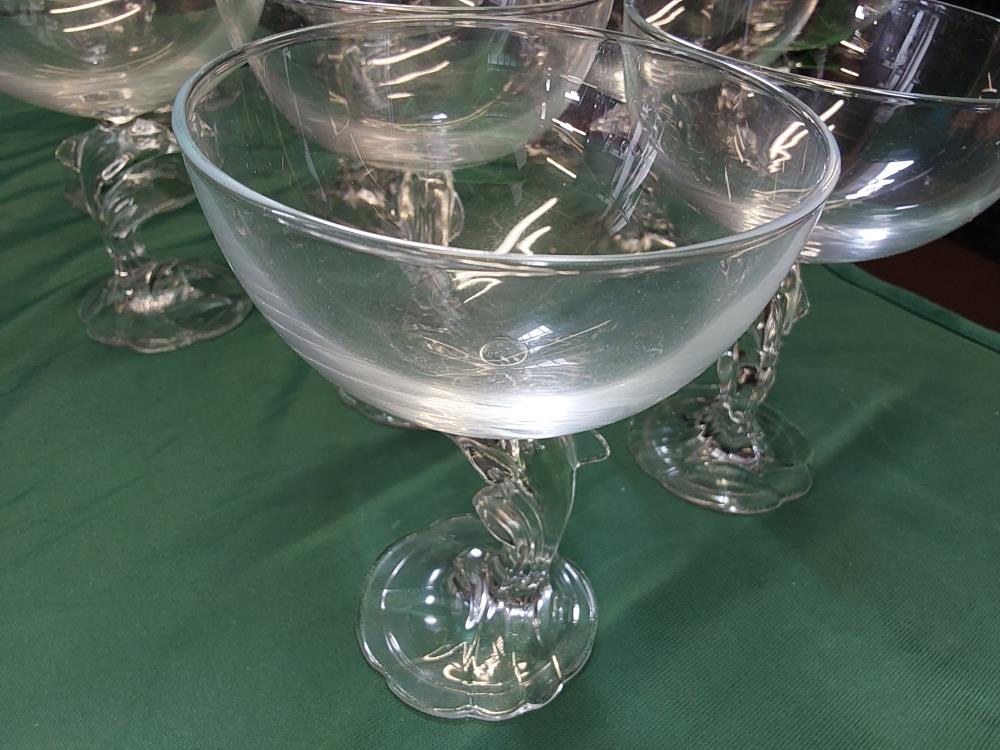 LOT DE 11 COUPES A GLACES EN CRISTAL SUR PIED DAUPHIN