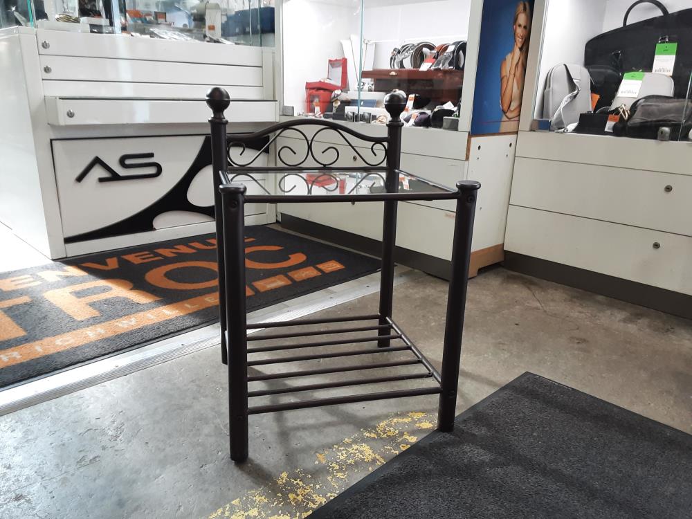 TABLE DE CHEVET PLATEAU VERRE PIEDS METAL NOIRS