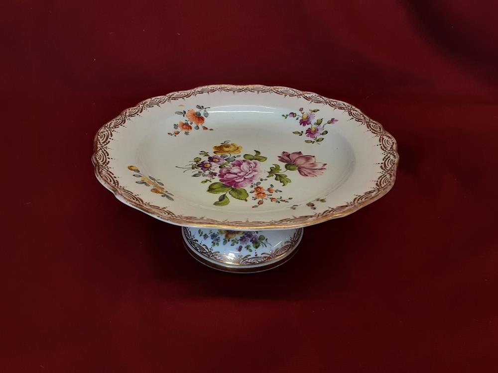 COUPE A FRUITS SUR PIED PORCELAINE DE SAXE A RESTAURER