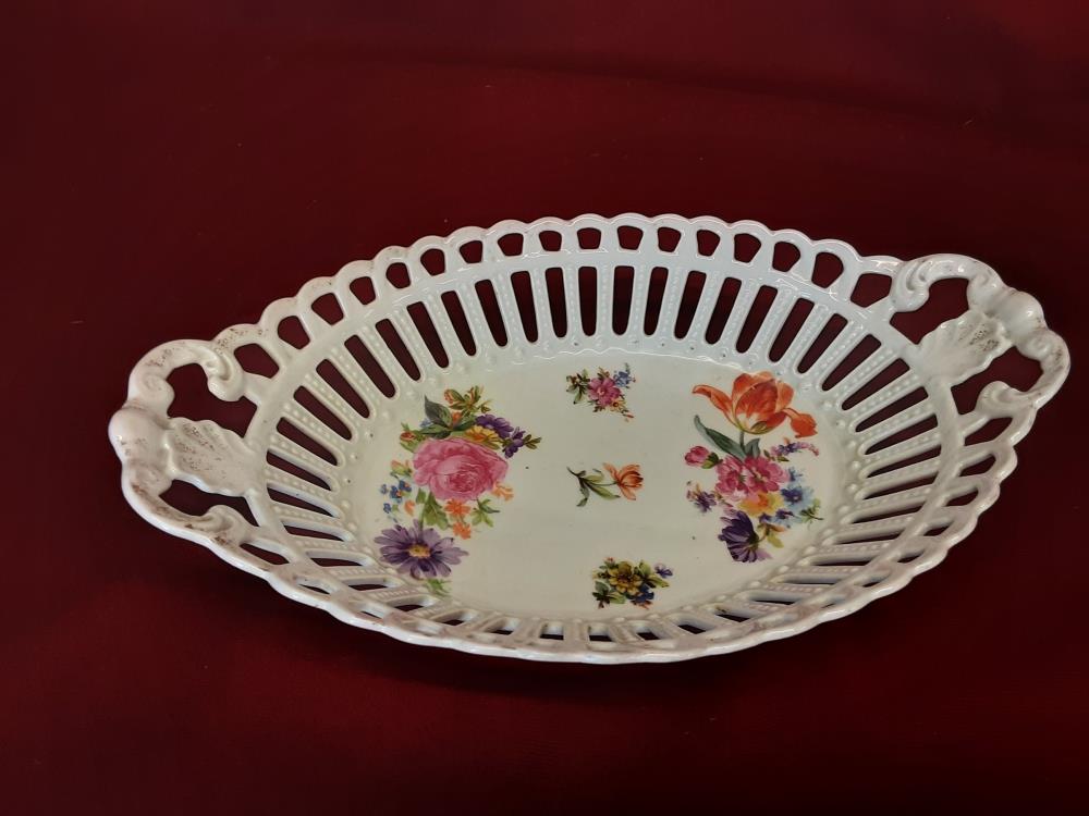 COUPE OVALE AJOUREE DECOR FLEURS
