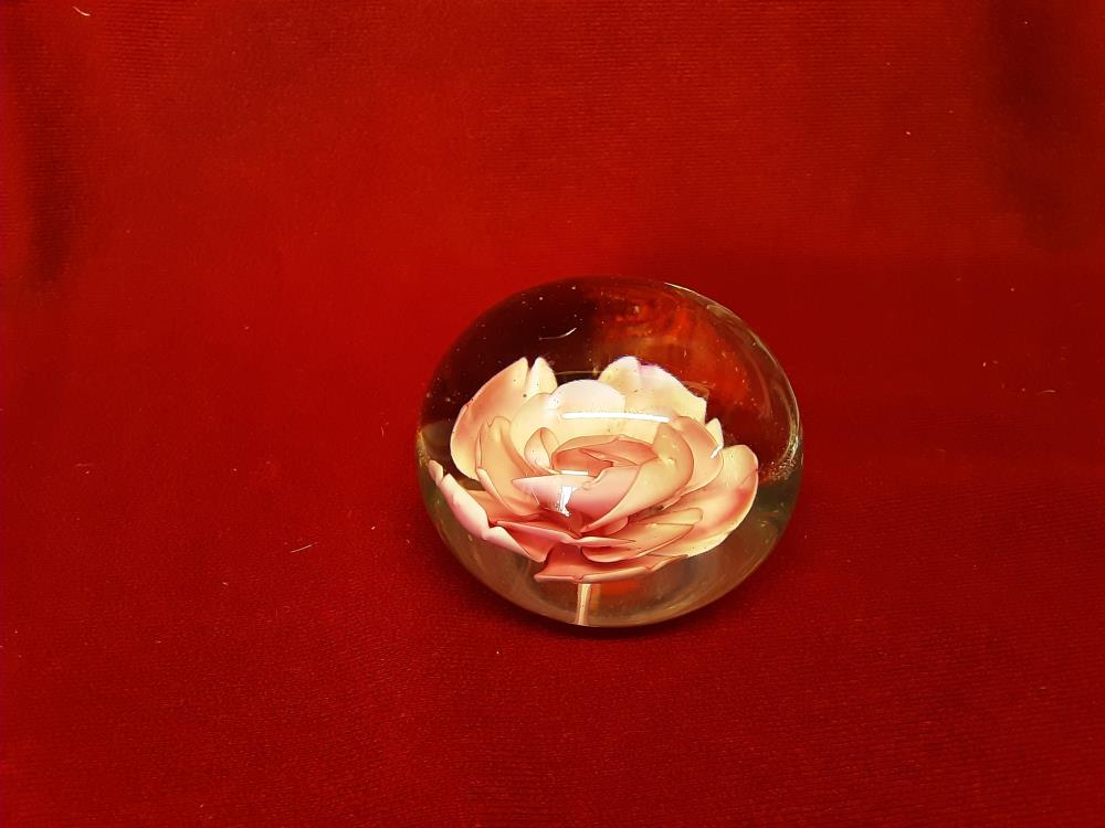 PRESSE PAPIER SULFURE DECOR FLEUR ROSE