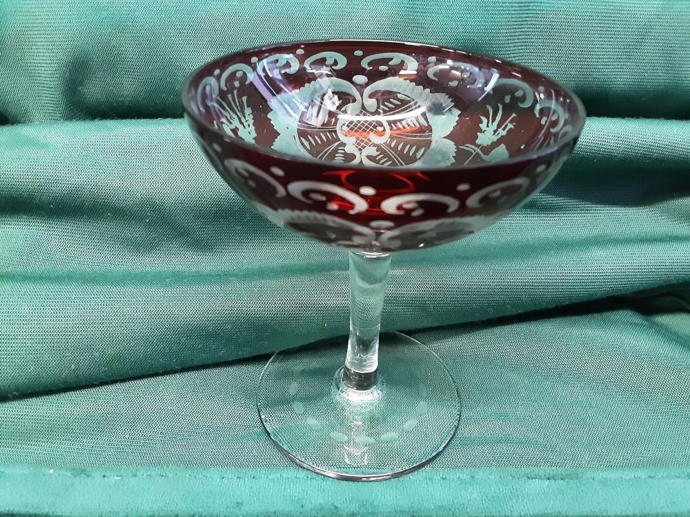VERRE A PORTO EN CRISTAL ROUGE
