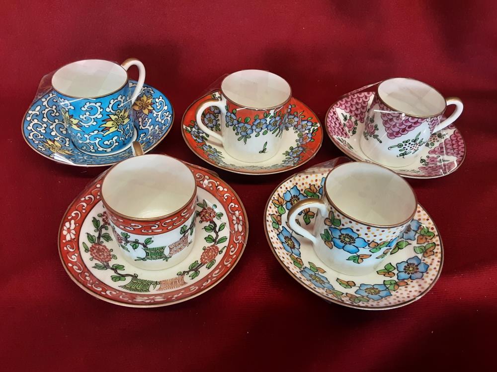 LOT DE 5 TASSES À MOKA