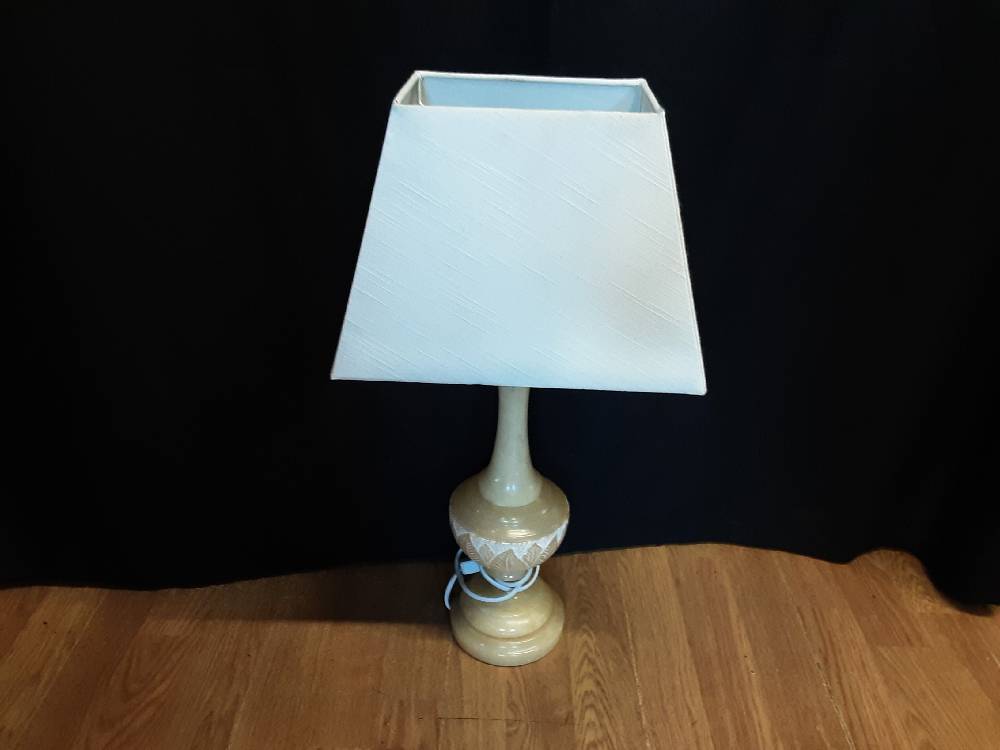 LAMPE DE SALON PIED EN ALBATRE