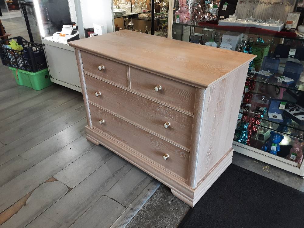 COMMODE EN BOIS CLAIR 4 TIROIRS 