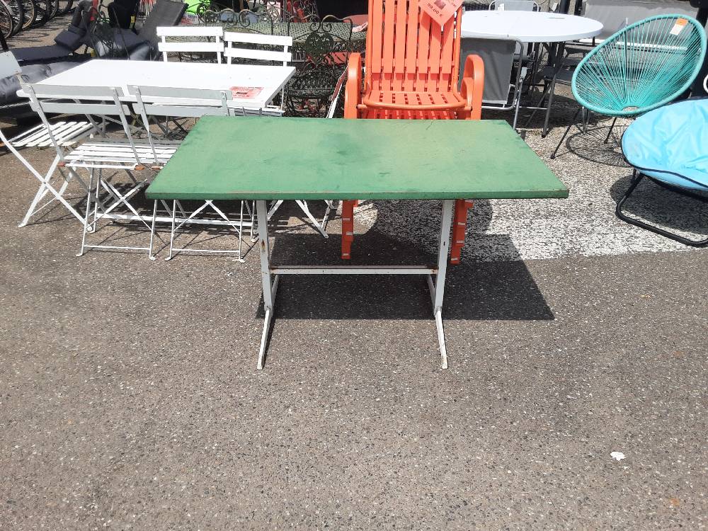 TABLE DE JARDIN PLIANTE VERT ET BLANC EN METAL
