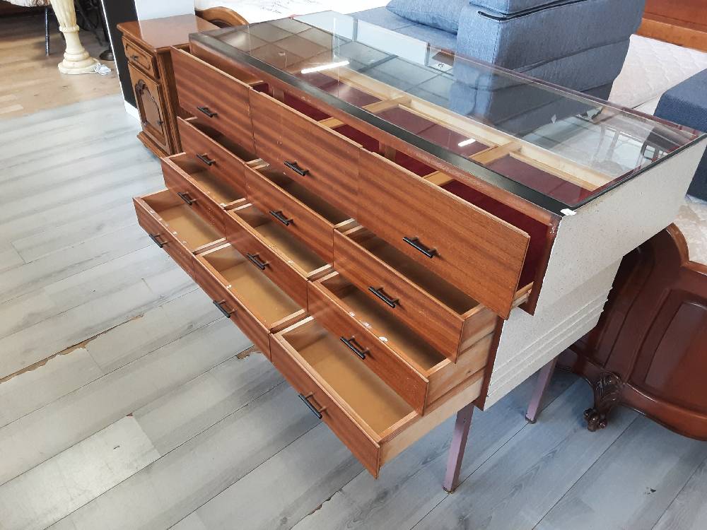 COMPTOIR VITRINE AVEC 12 TIROIRS