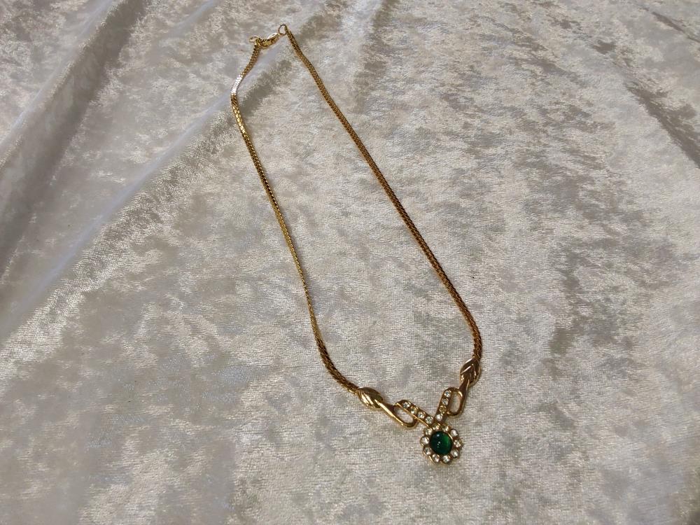 COLLIER PL-OR FLEUR STRASS ET VERT