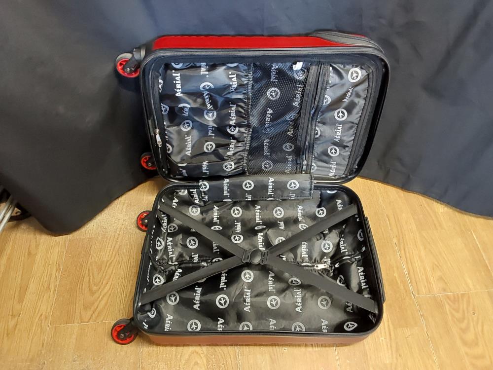 VALISE ROUGE AERIAL