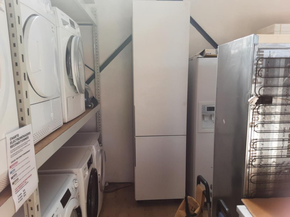 RÉFRIGERATEUR CONGELATEUR BOSCH ENCASTRABLE AVEC MEUBLE