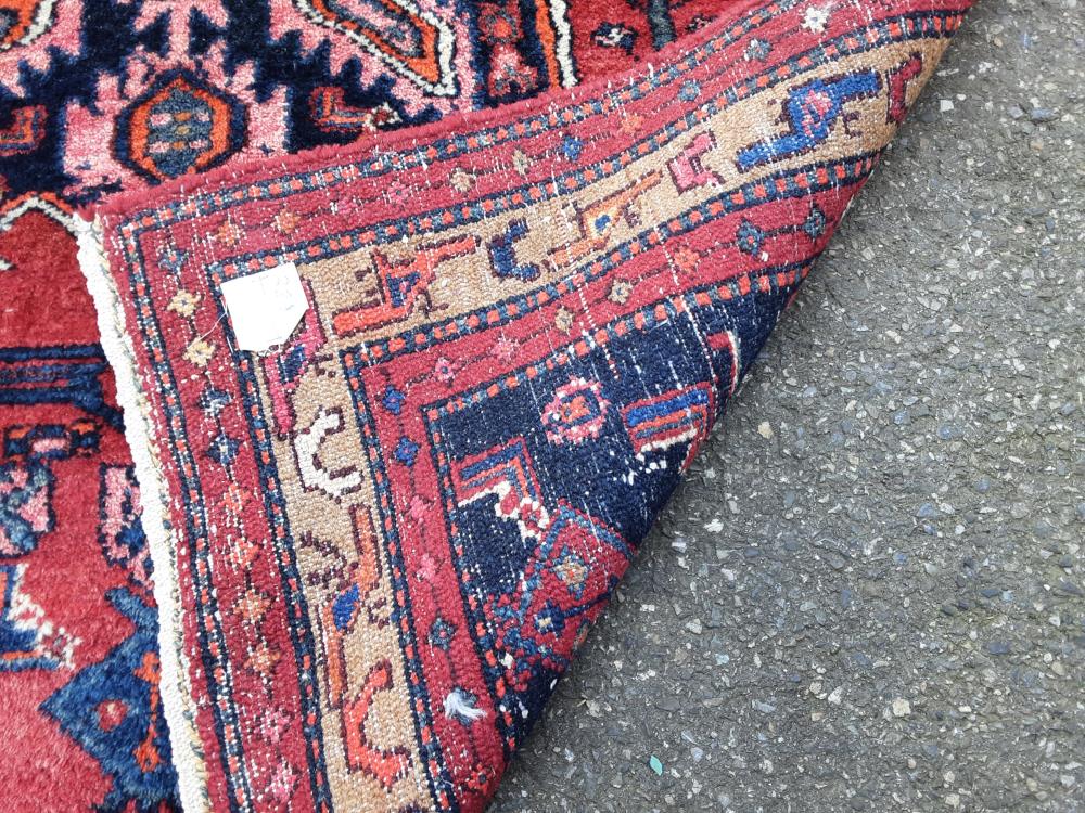 TAPIS FAIT MAIN ROUGE 200 X 126