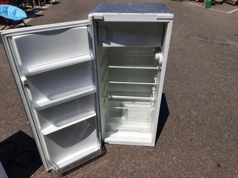 REFRIGERATEUR ENCASTRABLE GRIS