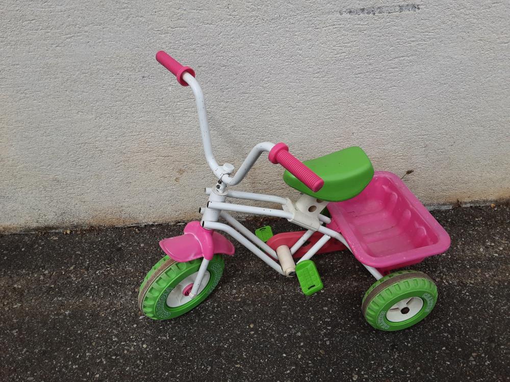 TRICYCLE BLANC ROSE ET VERT CHARTON