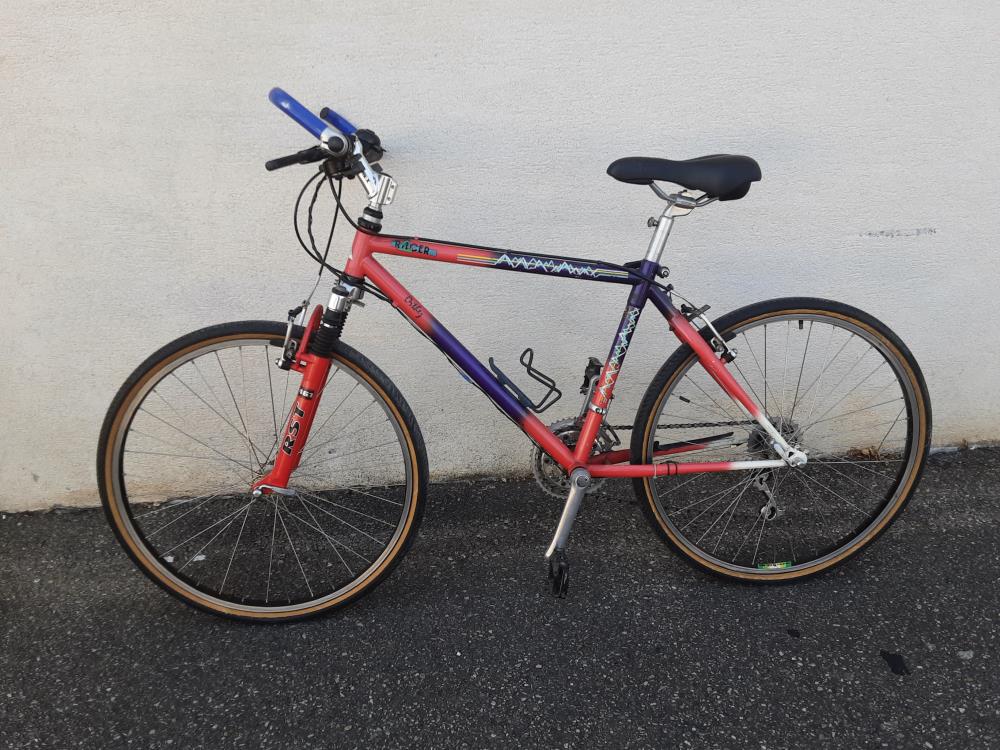 VTT ROUGE ET VIOLET RACER