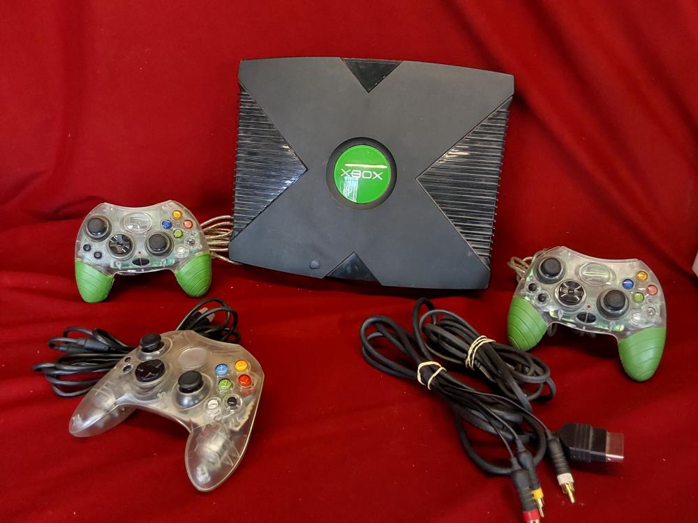 CONSOLE XBOX AVEC 3 MANETTES