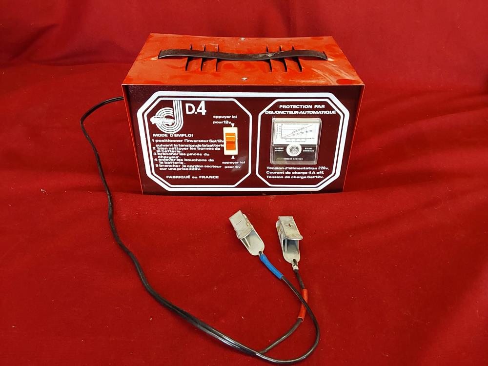 CHARGEUR DE BATTERIE