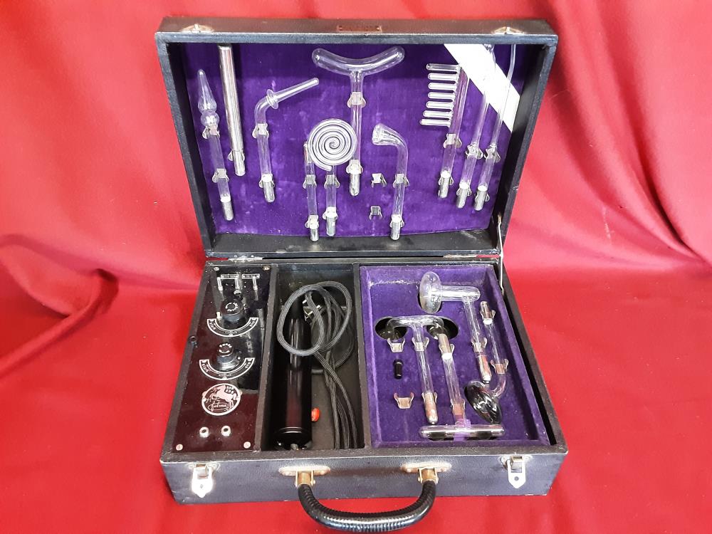 COFFRET FELMA VIOLET MEDICAL ANCIEN