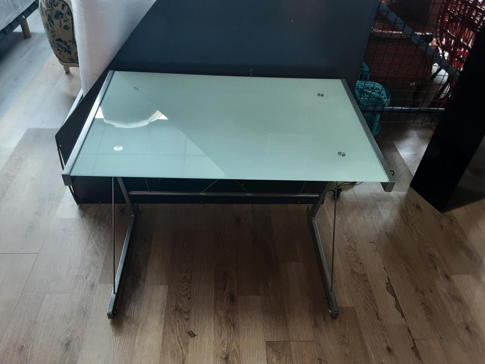 BUREAU INFORMATIQUE EN VERRE