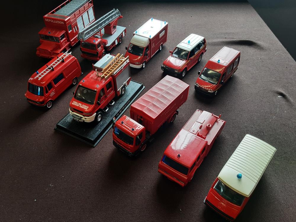 VOITURE DE POMPIER MINIATURE