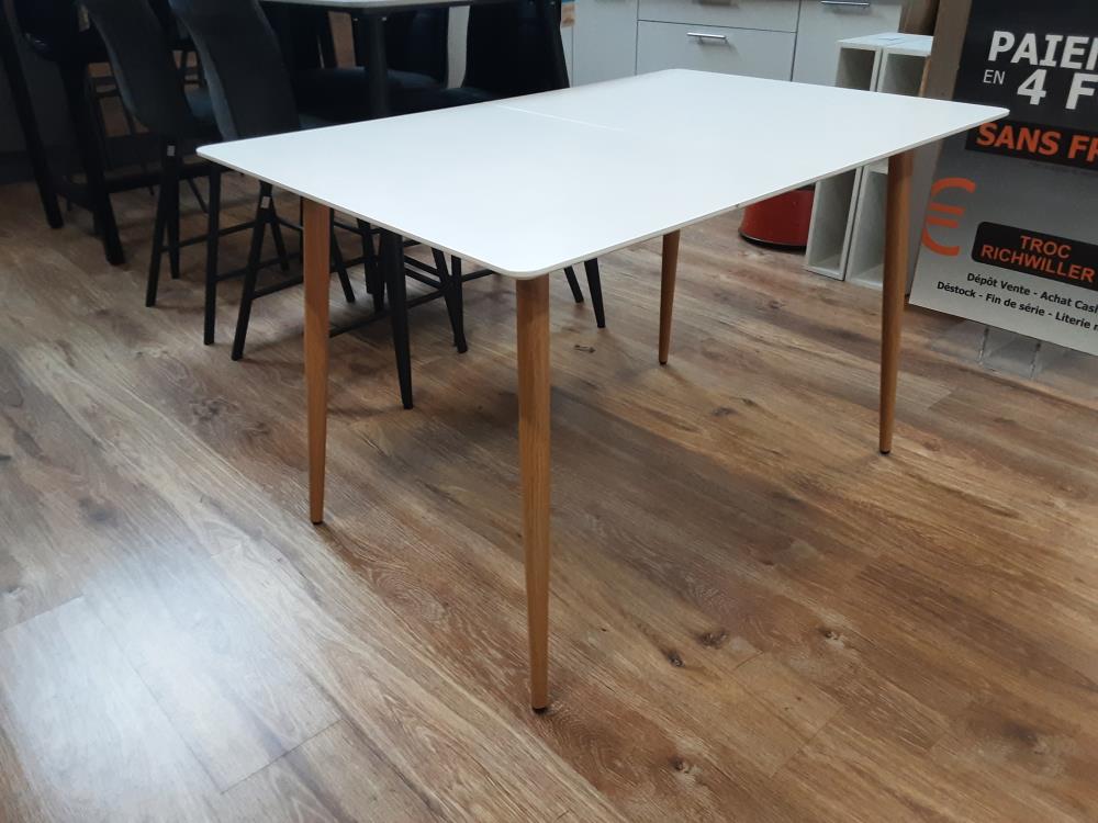TABLE RECTANGULAIRE BLANCHE PIEDS EN BOIS