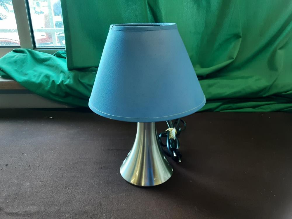 LAMPE A POSER 