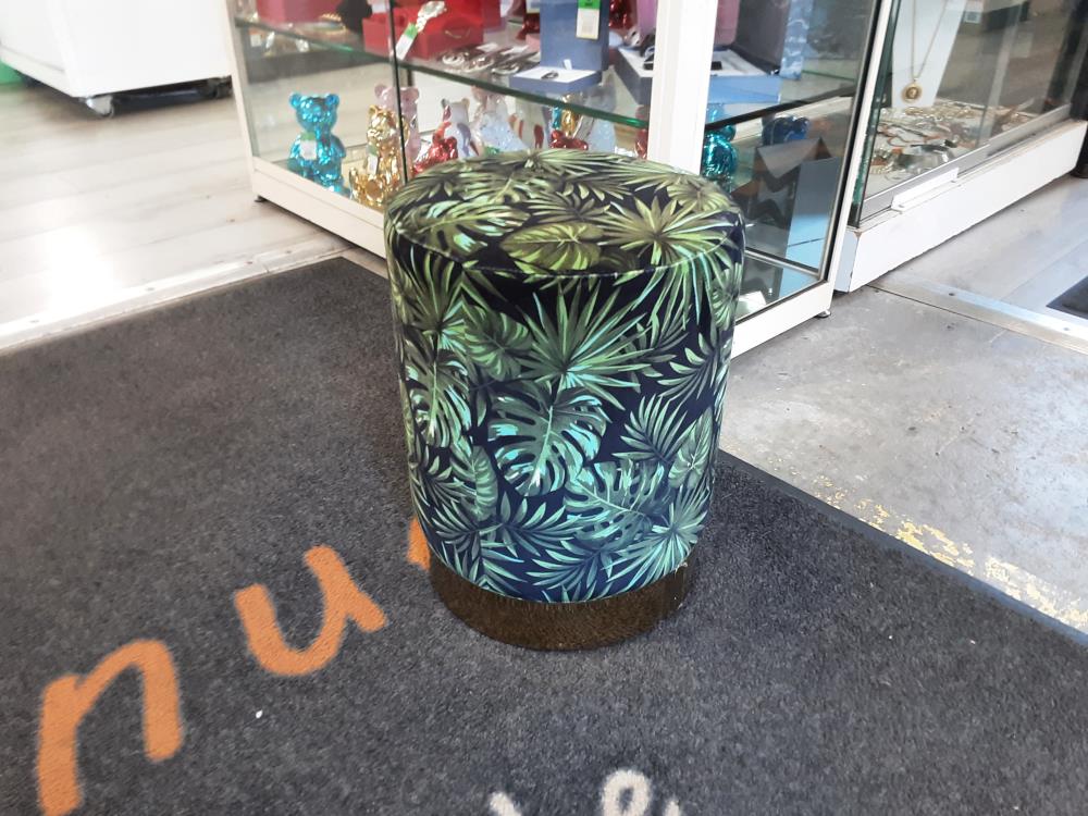 POUF NOIR DECOR FEUILLES