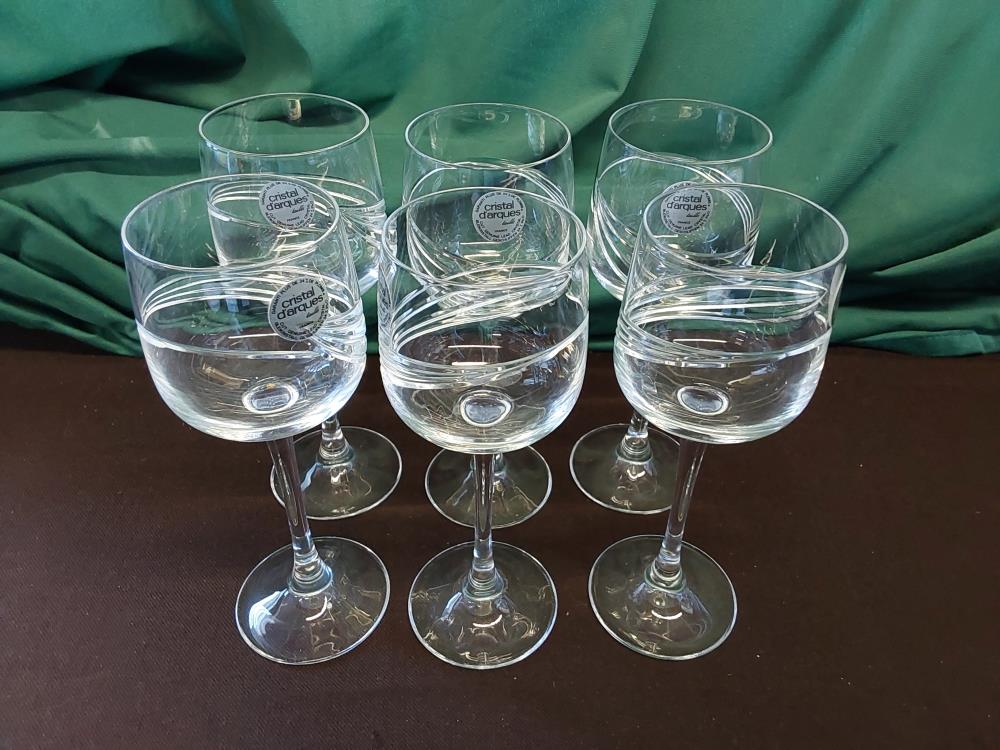LOT DE 6 VERRES A PIEDS EN CRISTAL