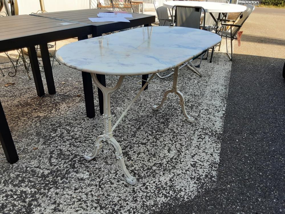 TABLE OVALE PLATEAU MARBRE PIED FONTE