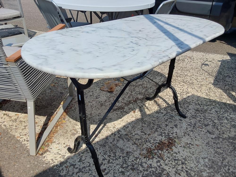 TABLE BISTROT PIEDS FONTE PLATEAU MARBRE