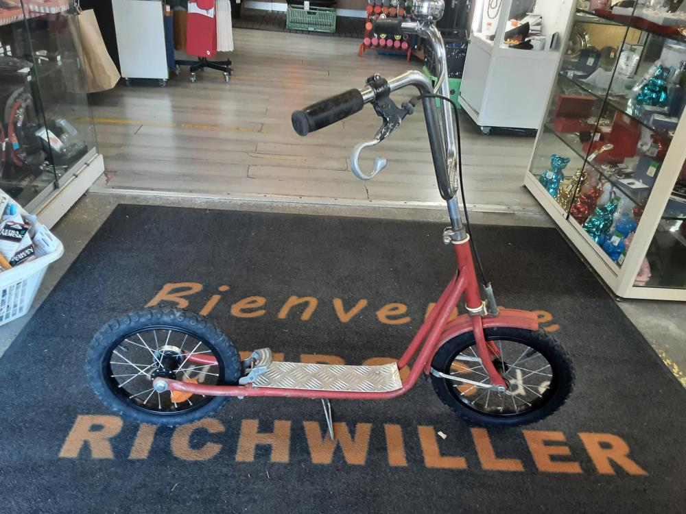 TROTINETTE ROUGE ANCIENNE 