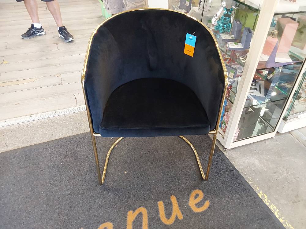 CHAISE / FAUTEUIL VELOURS NOIR MÉTAL DORÉ (120389) 2ÈME CHOIX