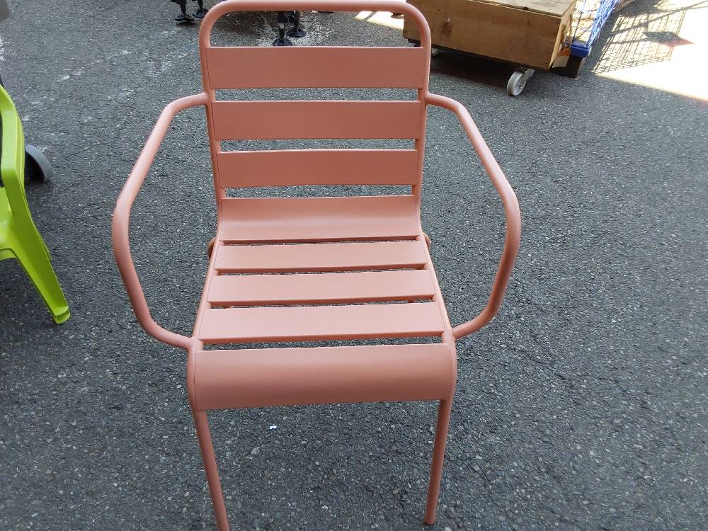 FAUTEUIL DE JARDIN MÉTAL ROSE SAUMON (114361) 2ÈME CHOIX