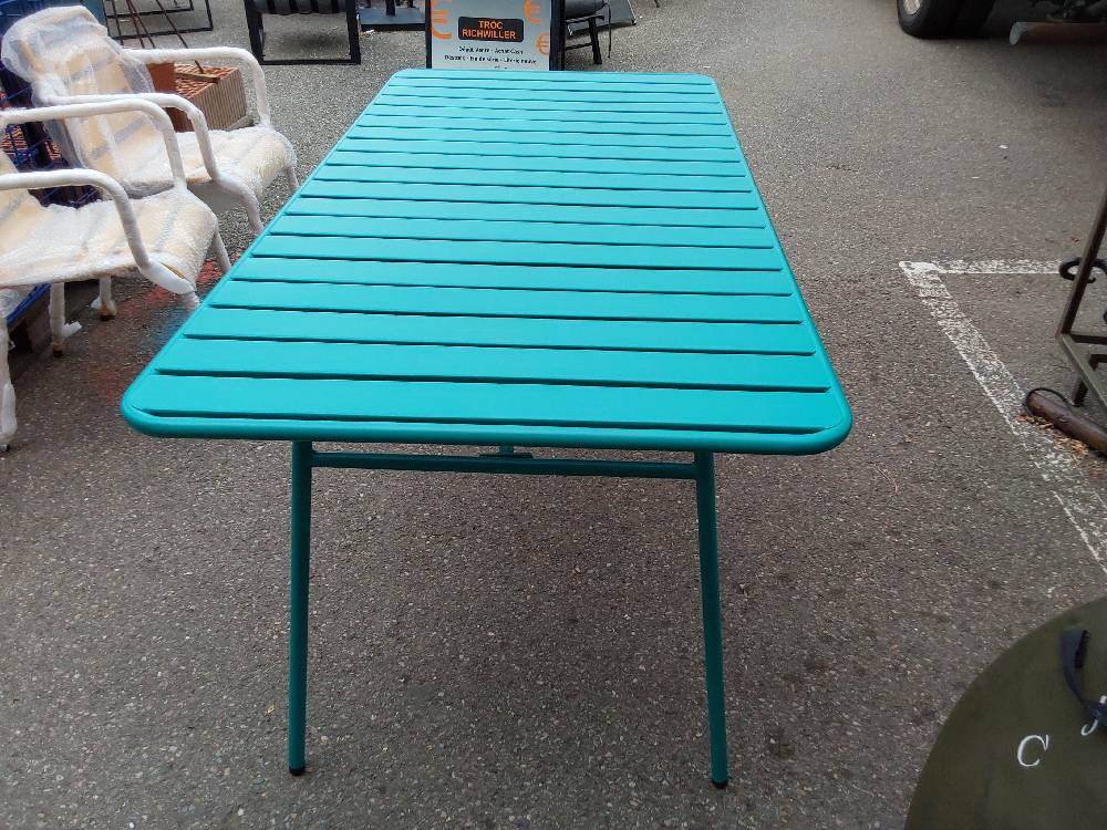 TABLE DE JARDIN EN MÉTAL BLEU CANARD (142913) 2ÈME CHOIX