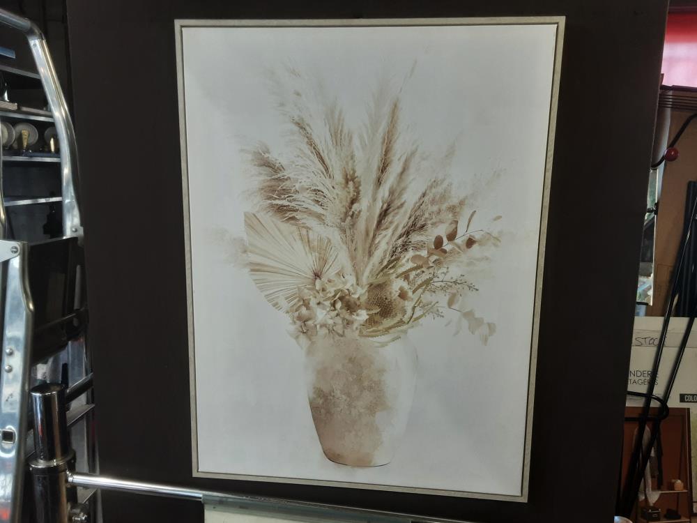 TABLEAU AVEC CADRE IMITATION BOIS MOTIFS POT DE FLEURS BEIGE