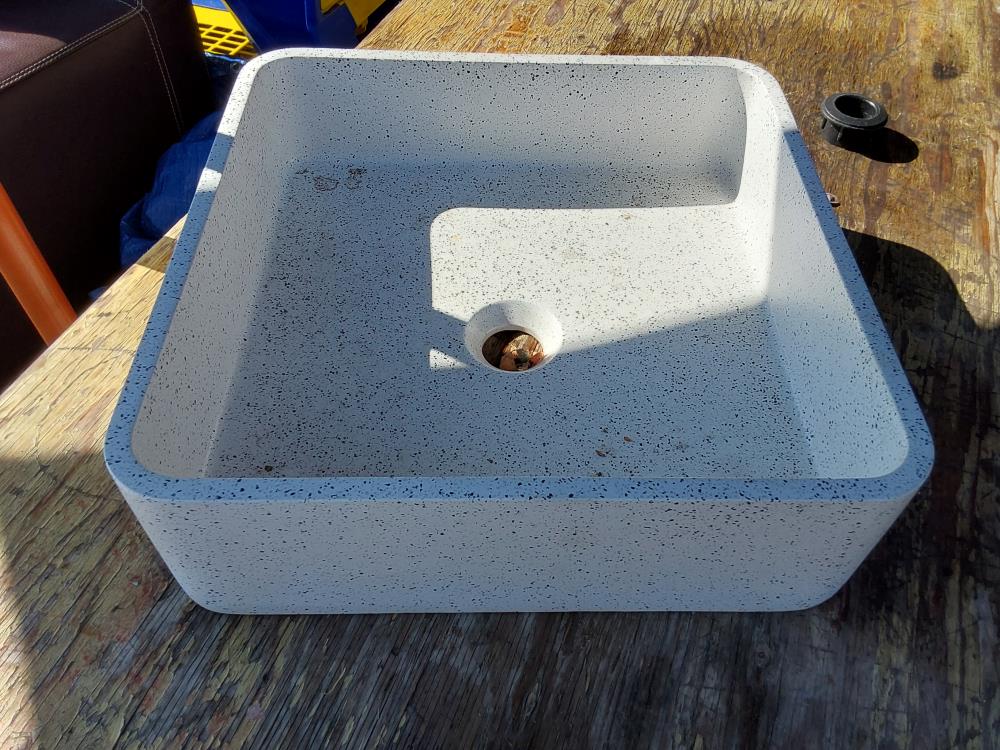 VASQUE À POSER CARRÉE EN TERRAZZO (117315) 2ÈME CHOIX