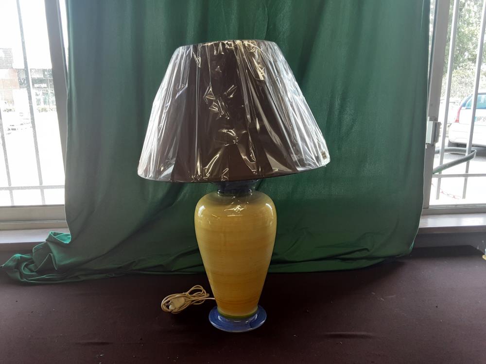 LAMPE DE SALON PIED MULTICOLORE ABAT-JOUR BRUN