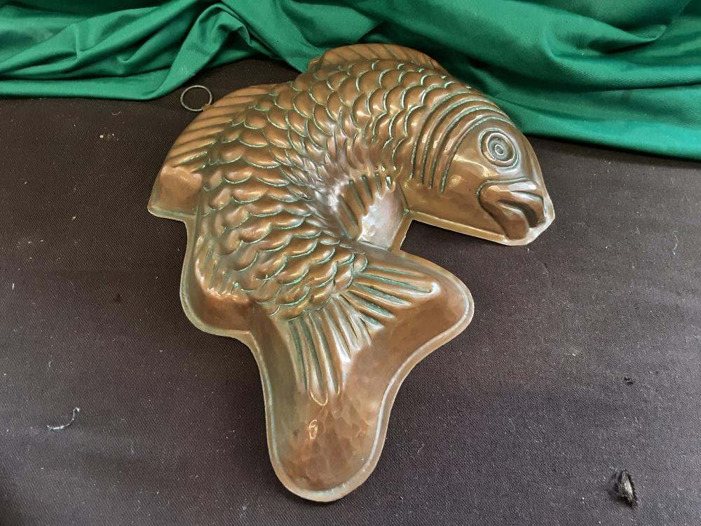 MOULE ANCIEN POISSON EN CUIVRE